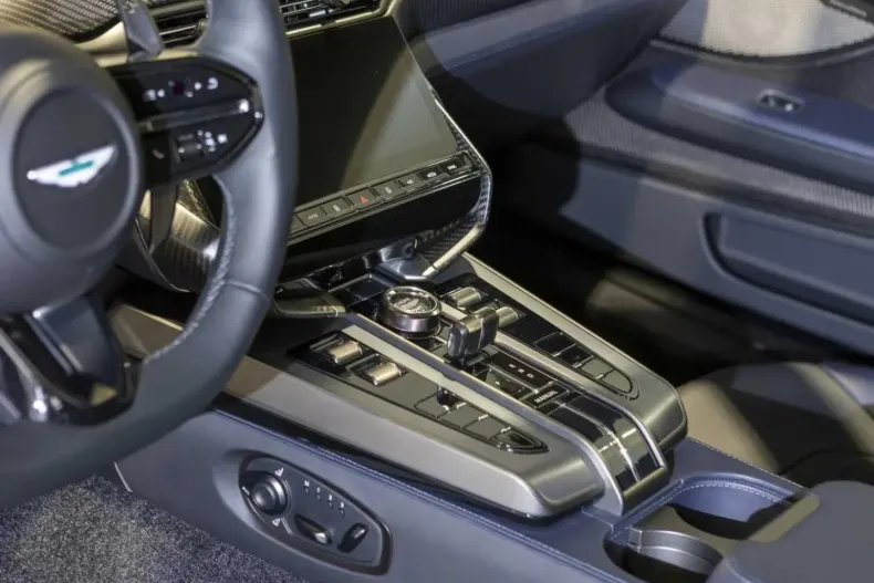 Aston Martin Vanquish din 2025 cu 10.500 km - oferta AST168311 - foto 15