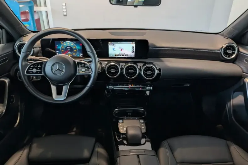 Mercedes-Benz A 220 din 2022 cu 47.280 km - oferta MER168314 - foto 13