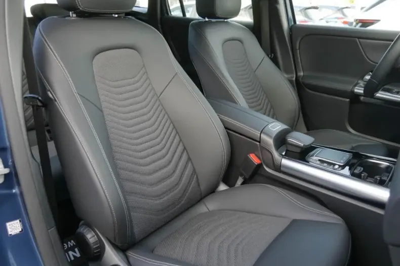 Mercedes-Benz GLA 200 din 2023 cu 65.166 km - oferta MER168316 - foto 6