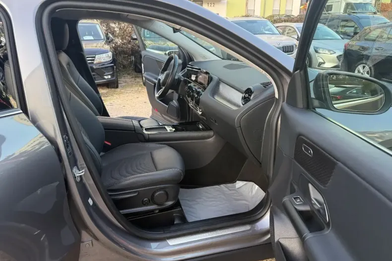 Mercedes-Benz GLA 180 din 2023 cu 73.000 km - oferta MER168319 - foto 12