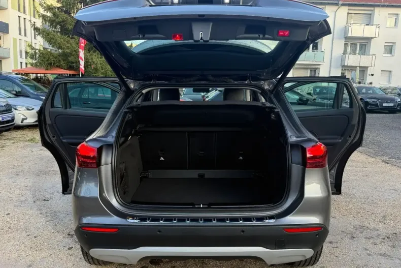 Mercedes-Benz GLA 180 din 2023 cu 73.000 km - oferta MER168319 - foto 14