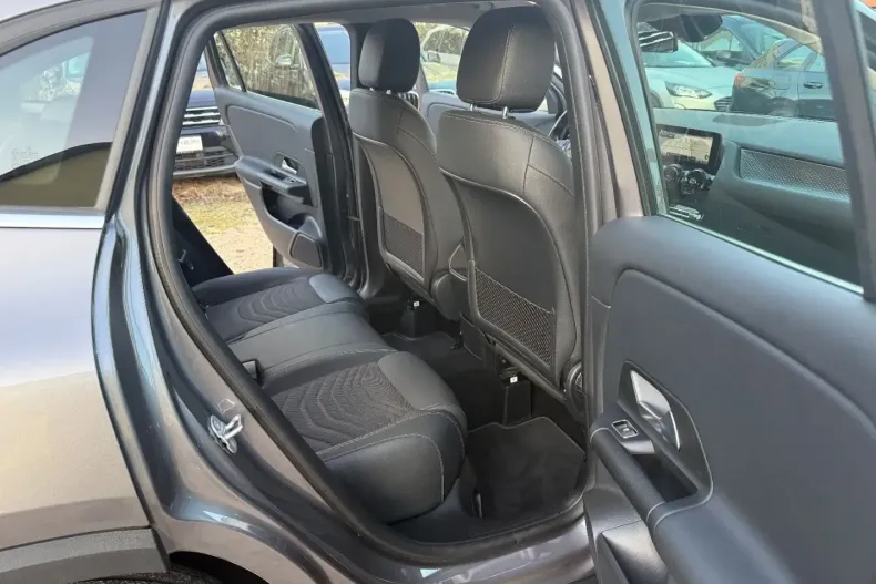 Mercedes-Benz GLA 180 din 2023 cu 73.000 km - oferta MER168319 - foto 15