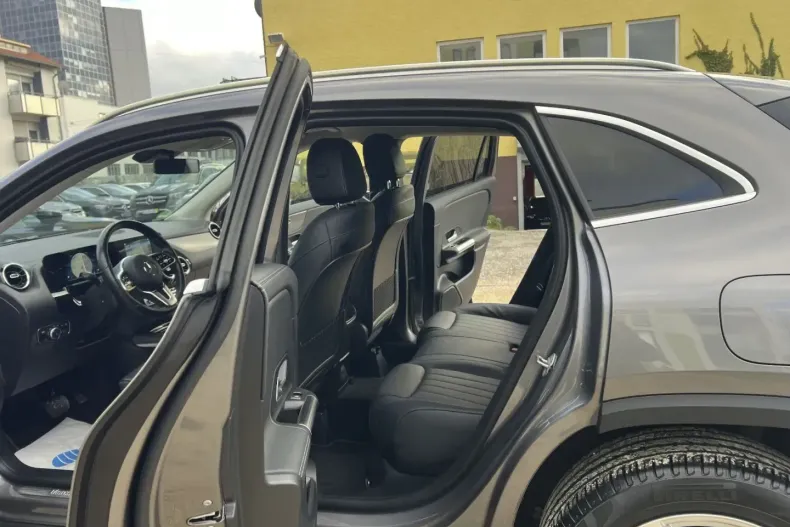 Mercedes-Benz GLA 220 din 2021 cu 43.000 km - oferta MER168320 - foto 17