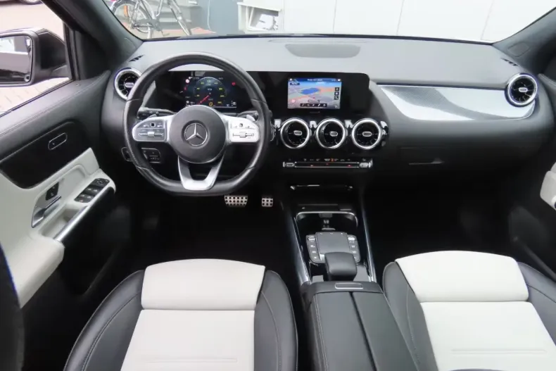 Mercedes-Benz GLA 200 din 2021 cu 53.608 km - oferta MER168322 - foto 8