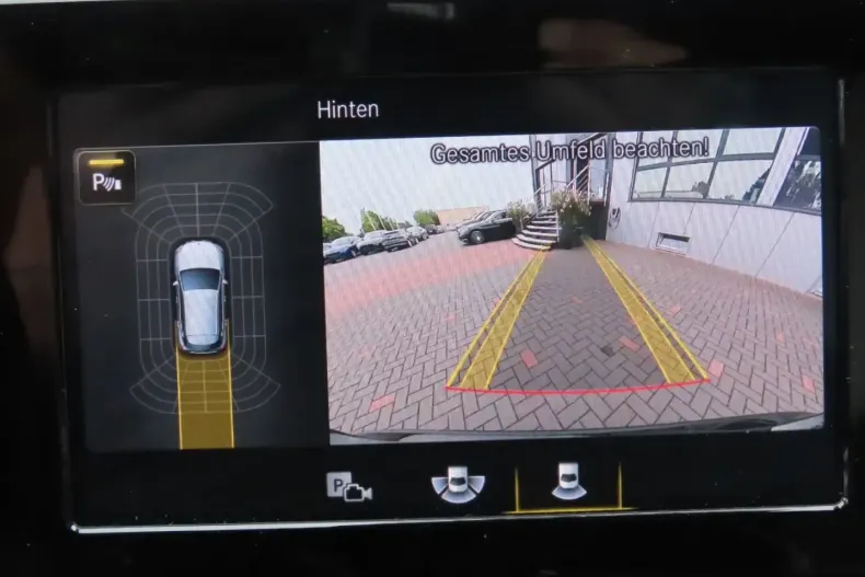 Mercedes-Benz GLA 200 din 2021 cu 53.608 km - oferta MER168322 - foto 11