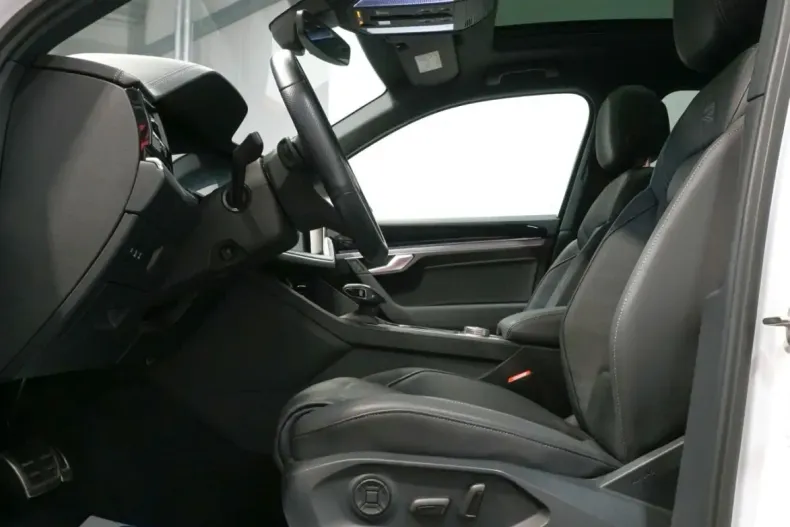 Volkswagen Touareg din 2022 cu 33.652 km - oferta VOL168336 - foto 9