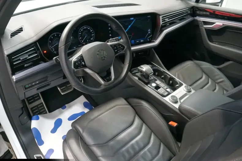 Volkswagen Touareg din 2022 cu 33.652 km - oferta VOL168336 - foto 12