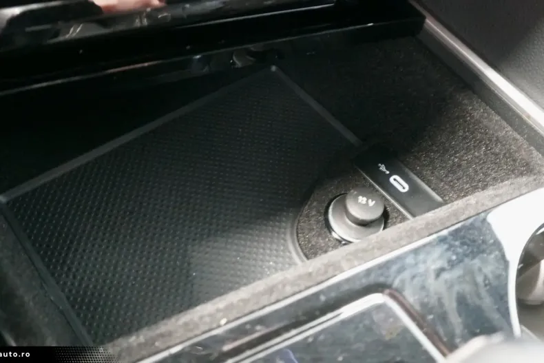 Volkswagen Touareg din 2022 cu 33.652 km - oferta VOL168336 - foto 18