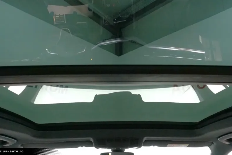 Volkswagen Touareg din 2022 cu 33.652 km - oferta VOL168336 - foto 20