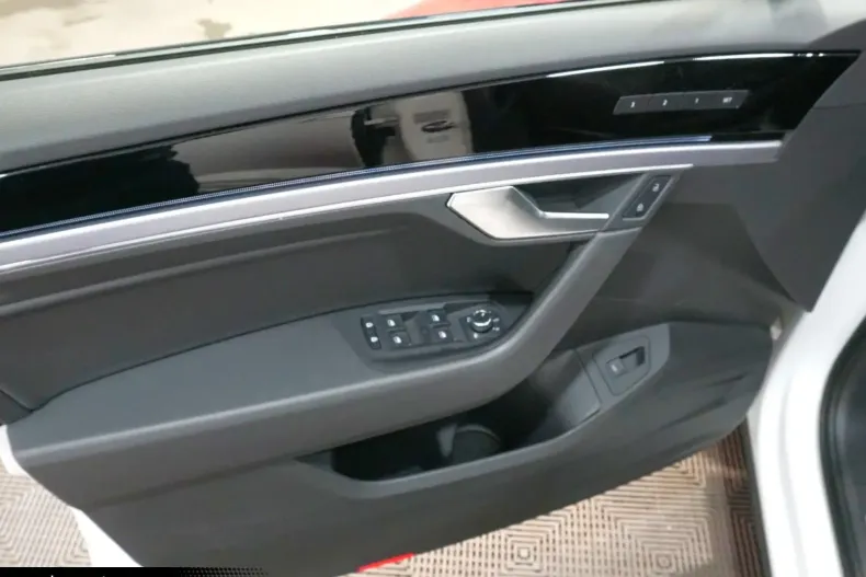 Volkswagen Touareg din 2022 cu 33.652 km - oferta VOL168336 - foto 22