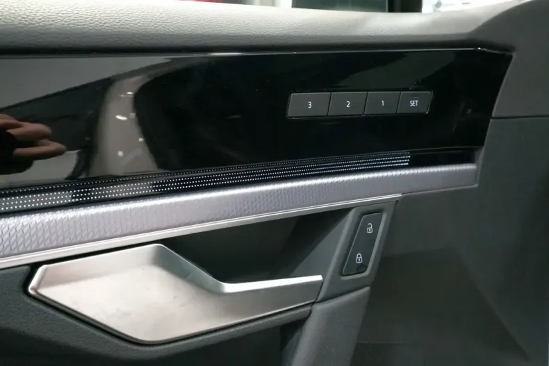 Volkswagen Touareg din 2022 cu 33.652 km - oferta VOL168336 - foto 23