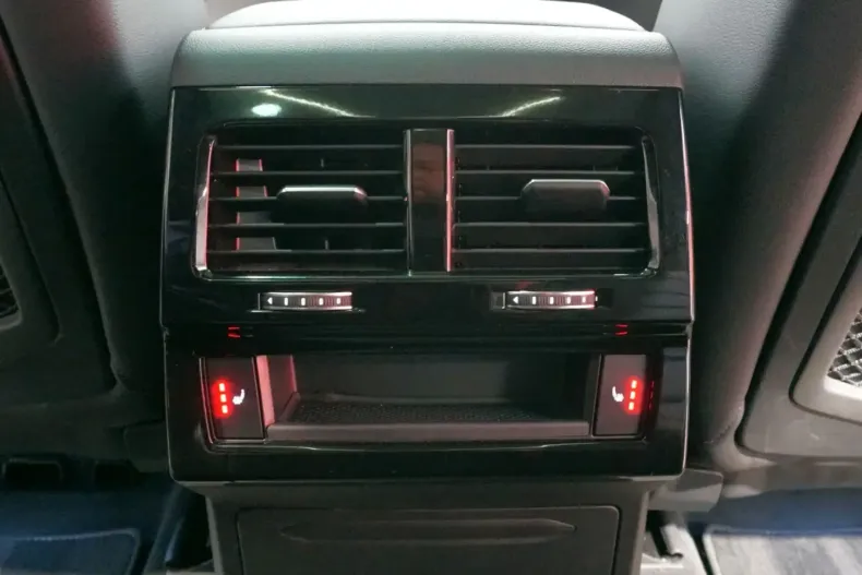 Volkswagen Touareg din 2022 cu 33.652 km - oferta VOL168336 - foto 34