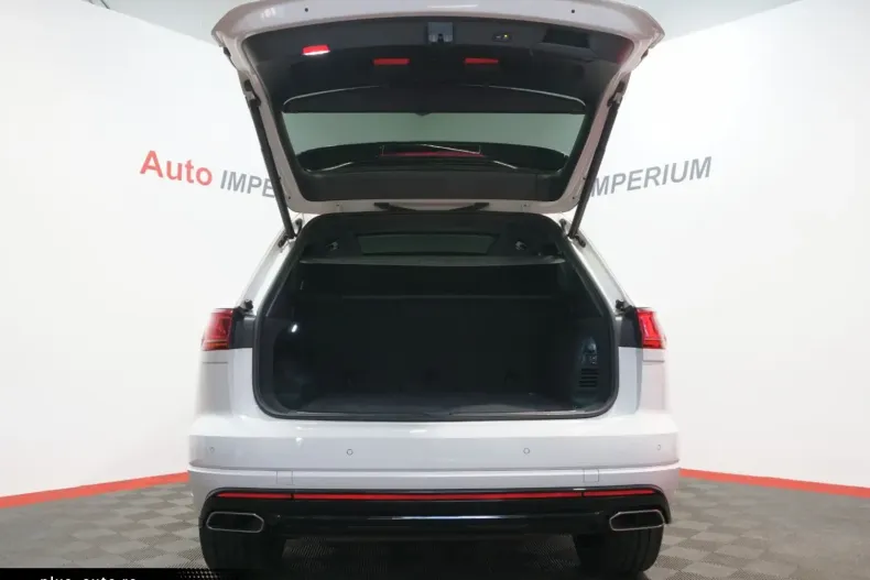 Volkswagen Touareg din 2022 cu 33.652 km - oferta VOL168336 - foto 37