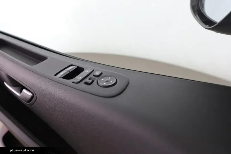 Hyundai STARIA din 2023 cu 41.200 km - oferta HYU168339 - foto 11