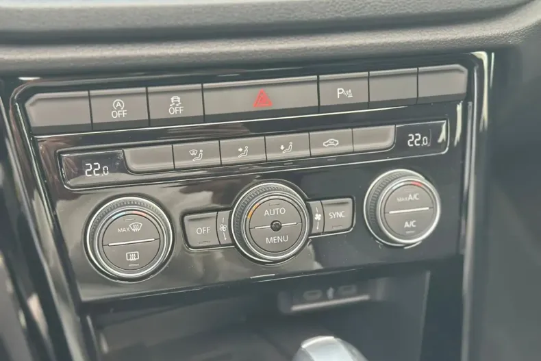 Volkswagen T-Roc din 2021 cu 48.356 km - oferta VOL168342 - foto 16