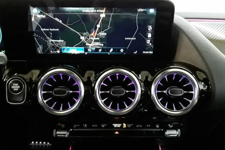 Mercedes-Benz GLA 250 din 2021 cu 59.525 km - oferta MER168346 - foto 6