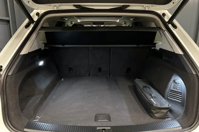 Volkswagen Touareg din 2021 cu 75.000 km - oferta VOL168355 - foto 30