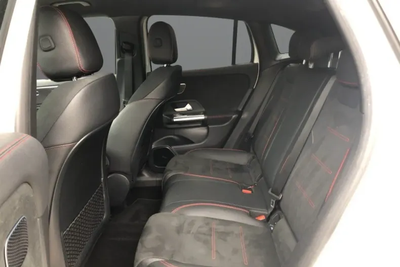 Mercedes-Benz GLA 220 din 2021 cu 75.400 km - oferta MER168359 - foto 7