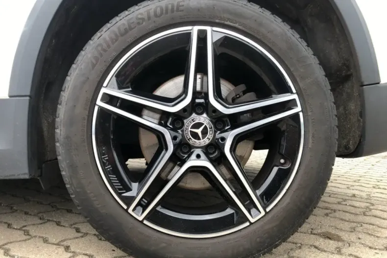 Mercedes-Benz GLA 220 din 2021 cu 75.400 km - oferta MER168359 - foto 11