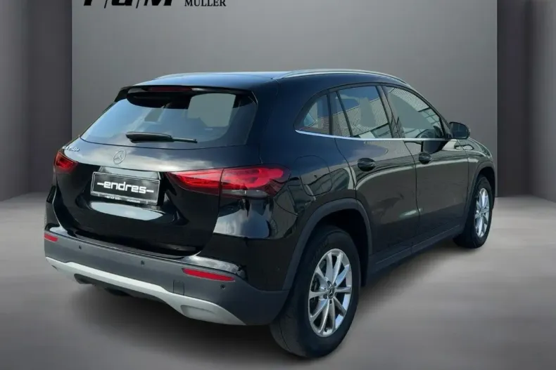 Mercedes-Benz GLA 250 din 2021 cu 45.860 km - oferta MER168364 - foto 3