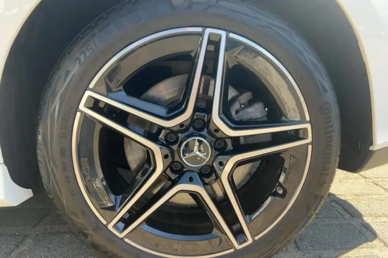 Mercedes-Benz CLA 250 din 2021 cu 62.544 km - oferta MER168365 - foto 11