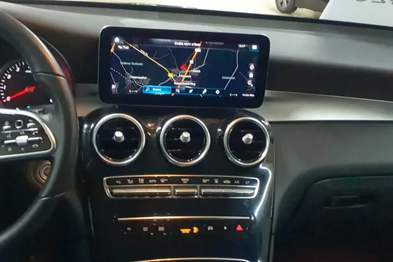 Mercedes-Benz GLC 300 din 2021 cu 53.981 km - oferta MER168370 - foto 6