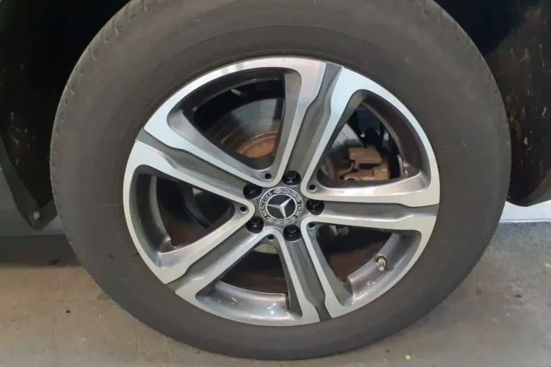 Mercedes-Benz GLC 300 din 2021 cu 53.981 km - oferta MER168370 - foto 16