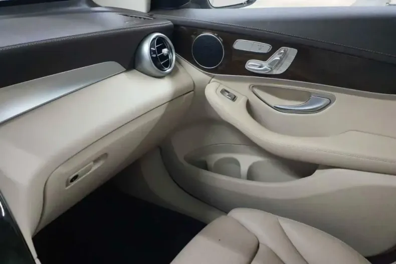 Mercedes-Benz GLC 300 din 2022 cu 62.352 km - oferta MER168371 - foto 14