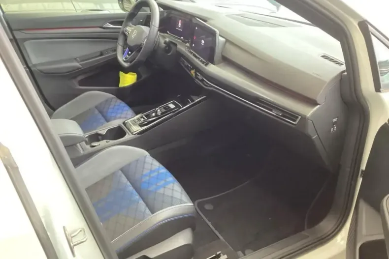 Volkswagen Golf din 2023 cu 38.000 km - oferta VOL168376 - foto 11