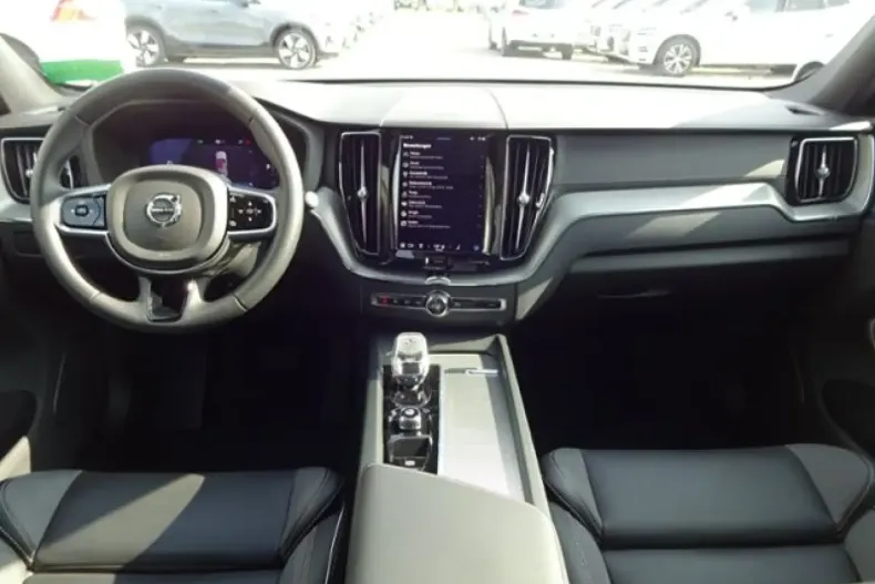 Volvo XC60 din 2023 cu 17.300 km - oferta VOL168383 - foto 3