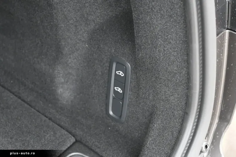 Volvo XC60 din 2023 cu 28.700 km - oferta VOL168385 - foto 8