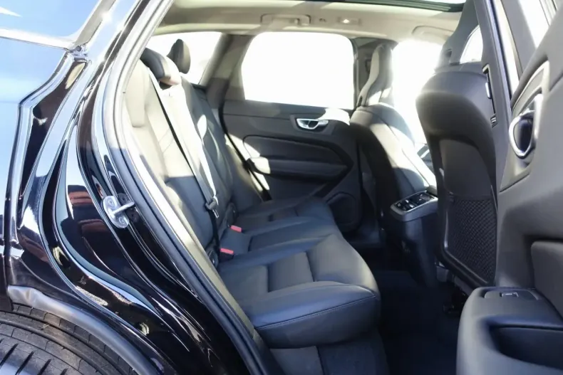 Volvo XC60 din 2023 cu 47.800 km - oferta VOL168386 - foto 11