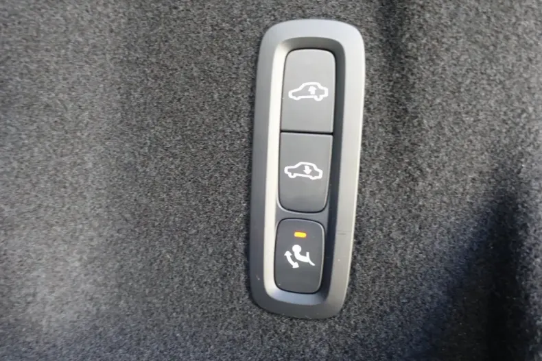 Volvo XC60 din 2023 cu 47.800 km - oferta VOL168386 - foto 26