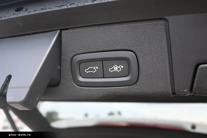 Volvo XC60 din 2023 cu 28.800 km - oferta VOL168387 - foto 8