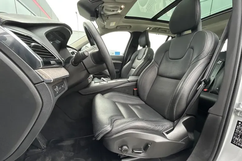 Volvo XC90 din 2021 cu 59.307 km - oferta VOL168391 - foto 13