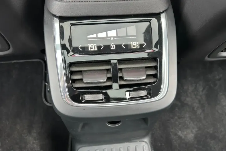 Volvo XC90 din 2021 cu 59.307 km - oferta VOL168391 - foto 17