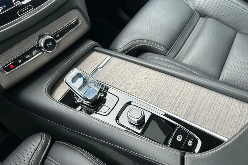 Volvo XC90 din 2021 cu 59.307 km - oferta VOL168391 - foto 21