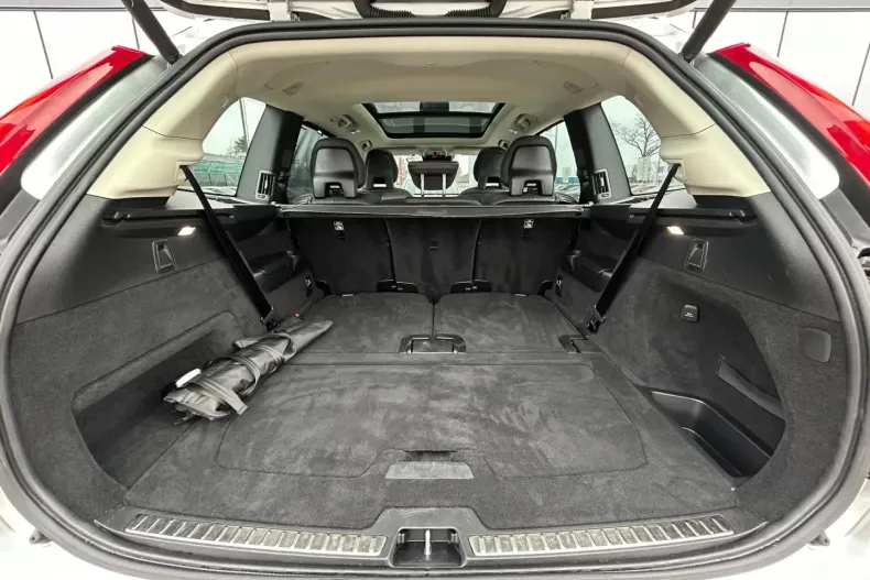 Volvo XC90 din 2021 cu 59.307 km - oferta VOL168391 - foto 33