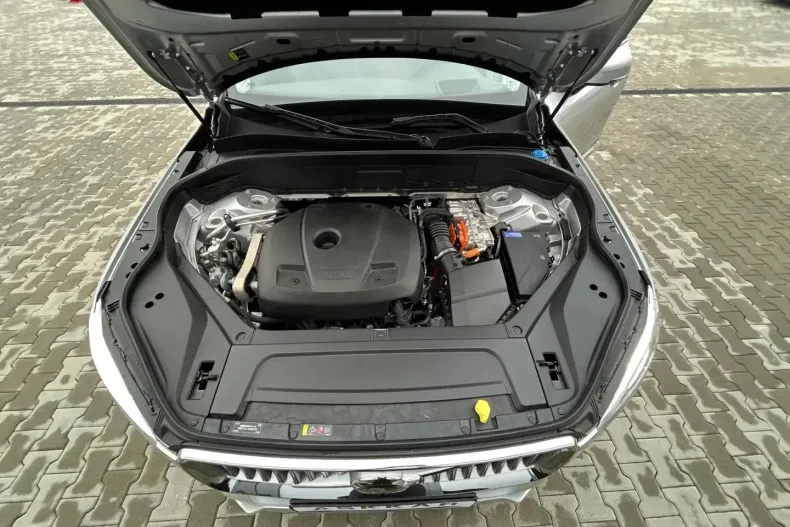 Volvo XC90 din 2021 cu 59.307 km - oferta VOL168391 - foto 34