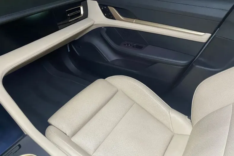 Porsche Taycan din 2023 cu 41.000 km - oferta POR168415 - foto 24