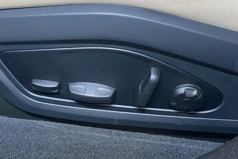 Porsche Taycan din 2023 cu 41.000 km - oferta POR168415 - foto 28