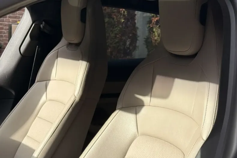 Porsche Taycan din 2023 cu 20.100 km - oferta POR168419 - foto 5