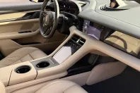 Porsche Taycan din 2023 cu 20.100 km - oferta POR168419 - foto 18