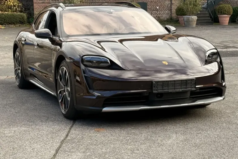 Porsche Taycan din 2023 cu 20.100 km - oferta POR168419 - foto 29