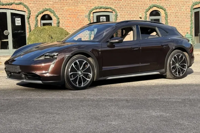 Porsche Taycan din 2023 cu 20.100 km - oferta POR168419 - foto 30