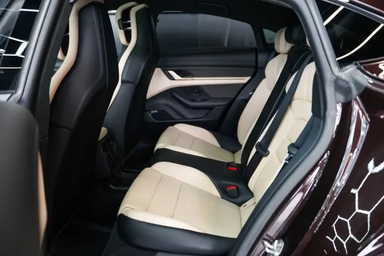 Porsche Taycan din 2023 cu 24.000 km - oferta POR168420 - foto 11