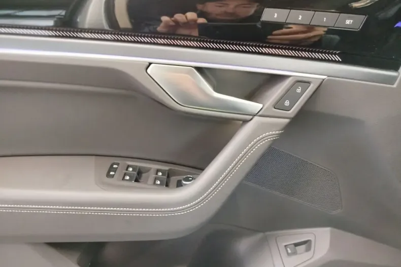 Volkswagen Touareg din 2025 cu 19.624 km - oferta VOL168428 - foto 7