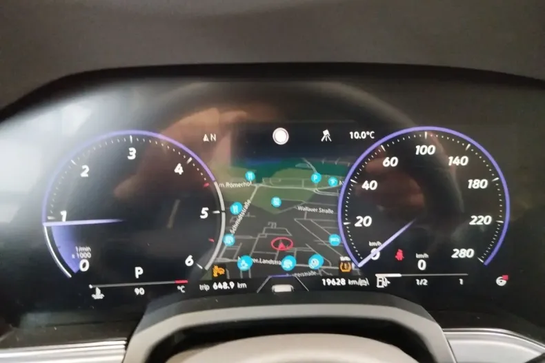 Volkswagen Touareg din 2025 cu 19.624 km - oferta VOL168428 - foto 8