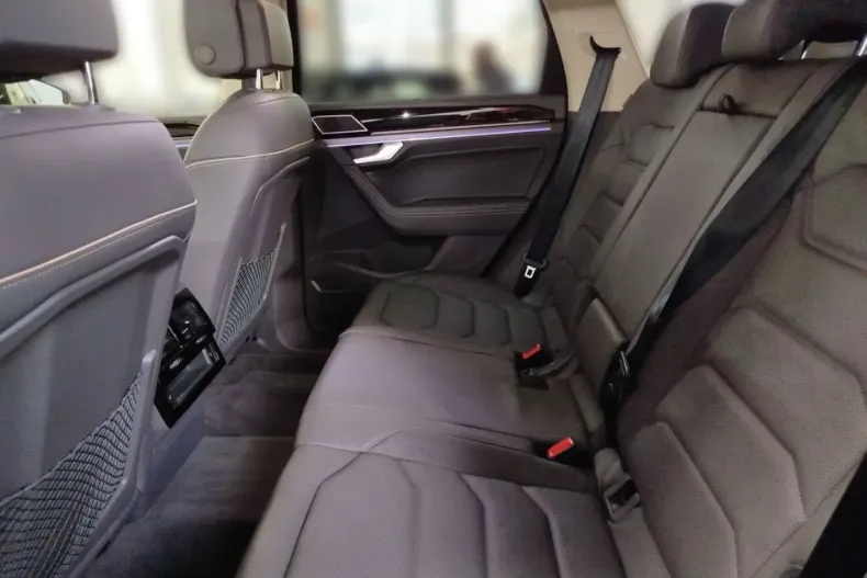 Volkswagen Touareg din 2025 cu 19.624 km - oferta VOL168428 - foto 10