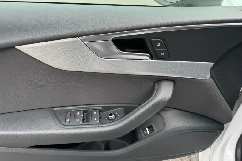 Audi A5 din 2023 cu 49.800 km - oferta AUD168450 - foto 10